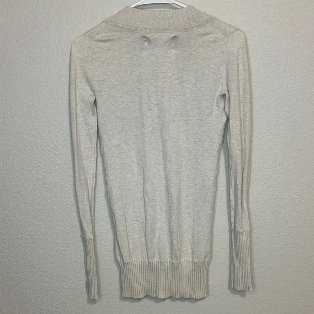 American Eagle Cream V-Neck Sweater - Picture 2 of 3